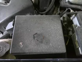 646.gm8199 Sonoma 1999 Fuse Box Engine 274361