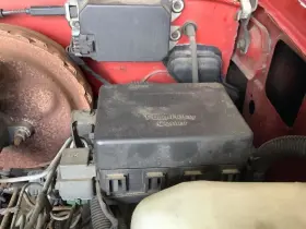 646.gm8b95 Tahoe 1995 Fuse Box Engine 303993