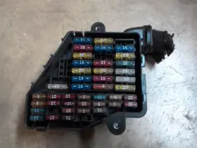 663.au1k02 Audi 2002 02 Tt Interior Fuse Box Junction 36553