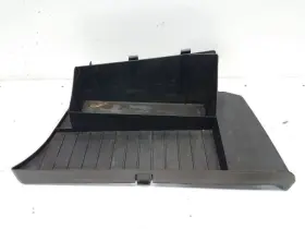 81323375147 Bmw 607.bm1i95 1995 318i 1.8l / 5mt 2door Battery Box Cover Pn