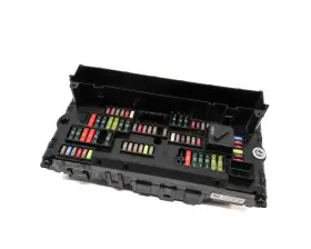 61149252816 Bmw 2014 750li F01 4.4l N636 Engine Front Power Distribution Fuse Box