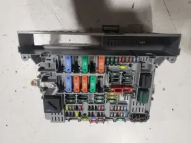 6906609 Bmw 2006 E90 330i - Fuse Box Oem