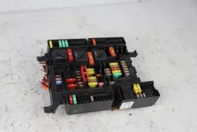 9270356 Bmw 2016-2019 X1 F48 F56 Right Dash Fuse Box Terminal Oem