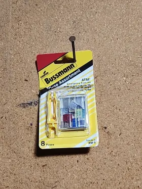 Bussmann 051712735193 Km9 Bussman Mini Fuse Asst. Of 8 Fuses Ooen Box With Puller Ships Fast