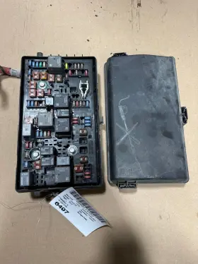 22873758 Cadillac 2013 Xts Engine Fuse Box Tested Working Oem
