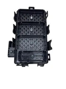 25957380 Cadillac 2009 Xlr Oem Engine Bay Fuse Box Assembly