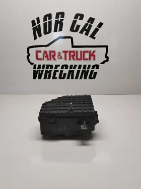 646-01473 Cadillac Fuse Box Engine Coupe Fits 11-15 Cts-v 64980 Oem Used
