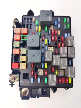 15201930-01 Chevrolet Oem Underhood Fuse Box 2003 Suburban Part #15201930-01