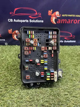 20848337 Chevrolet 2010 Equinox 2.4l Engine Fuse Box Junction Relay Oem