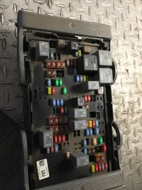 25905683-03 Chevrolet 09 Silverado Tipm Fuse Box Main Panel Engine Bcm Body Control Module Relay 5.3