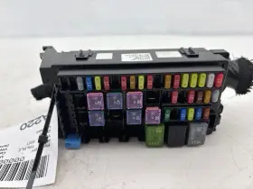 42771198 Chevrolet 2021-2025 Trailblazer Cabin Fuse Box