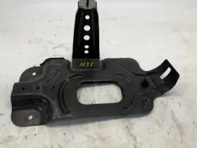 607.gm1m17 Chevrolet 17 2017 Malibu Hybrid 1.8 At Fwd Battery Tray Holder Oem B