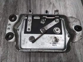 611230 Chevrolet Vtg Voltage Regulator Mid 1950s To Early 1960s / Cadillac Usa