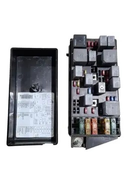 646.gm1y97 Chevrolet Corvette 1997 Fuse Box Engine 633609