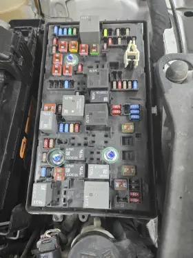 84080463 Chevrolet 2016 - 2020 Chevy Impala 3.6l Engine Fuse Box Tested Works Oem