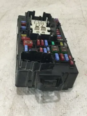 8452031 Chevrolet 2021 Silverado 1500 Cabin Fuse Junction Box Oem