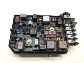 84582317 Chevrolet 2018 2019-2022 Equinox Engine Fuse Box Junction Relay Oem