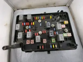P25825000 Chevrolet 05 06 07 Chevy Cobalt Fuse Box