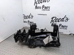 Chevrolet Truck 607.gm8m21 19-24 Silverado 1500 Battery Tray Box Housing Holder Bracket O 1179425
