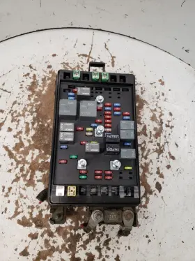 Chevrolet Truck 663.gm8h04 Trailbext 2004 Fuse Box Cabin 1421930