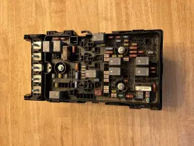 68137441ad Chrysler 2015-2017 200 Engine Fuse Box Junction Module Tipm Oem