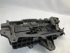 68271681 Chrysler 17-25 Pacifica Fwd At 3.6l Battery Tray Holder Support T