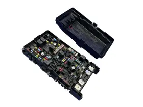 68574257ab Chrysler 2022-2023 Chysler Pacifica 3.6 Engine Power Distribution Fuse Relay Junction Box