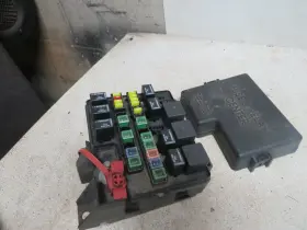 P05087251ac Dodge 06 Stratus Engine Fuse Box