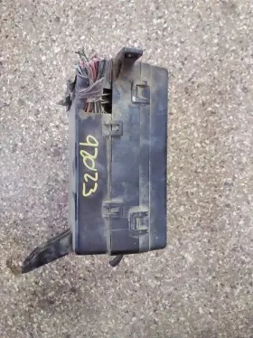 646.ch8n97 Dodge Truck Ram2500 1997 Fuse Box Engine 1271080