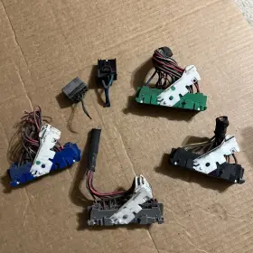 P68199793ab Dodge Truck 2013 Ram 2500 6.4l Hemi Engine Fuse Box Pig Tails Only