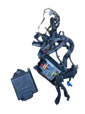 68261895aa Dodge Trucks 2015-2022 Ram Promaster City Engine Fuse Box Fusebox Relay Oem