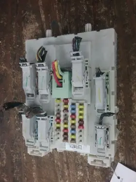 591-07563 Ford Chassis Ecm Body Control Bcm Module And Inside Fuse Block Fits 12 Focus 524731
