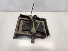 607.fd1o14 Ford 2014 Taurus 3.7l / At Battery Tray With Hold Down