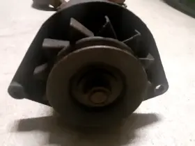 B5s-10002a Ford 1957 Thunderbird Original Generator And Pulley