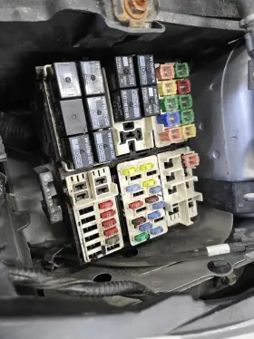 Be8z14290tb Ford 2011 - 2013 Fiesta 1.6l Engine Fuse Box Tested Works Oem