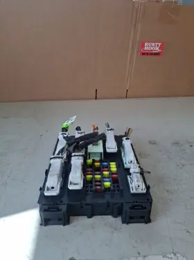 F1dt-14a073 Ford 2016 16 Focus Body Control Bcm Module Fuse Box