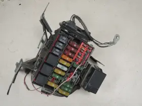 F65b14a068a Ford 01-03 Pickup Fuse Box With Bracket Oem