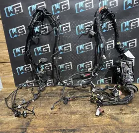 Hc3t-12a581-bdg Ford Oem 2017 F250 F350 6.2l Gas Engine Bay Harness With Fuse Box