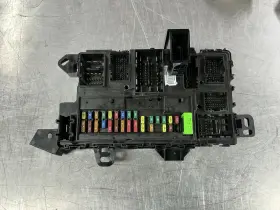 Ju5t-15604lak Ford 2018 F150 Xl 5.0 4x4 Junction Fuse Box Relay Module Oem #226