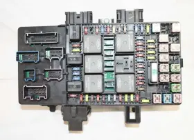 646-01865 Ford Truck Fuse Box Engine Right Hand Kick Panel Fits 06 F150 Pickup 10215