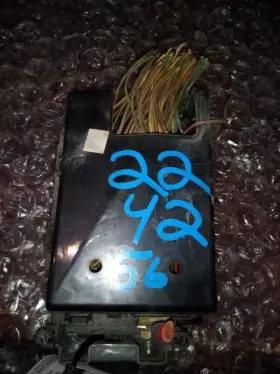 646.fd8k98 Ford Truck F150 1998 Fuse Box Engine 1180246
