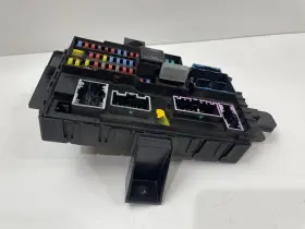 7l1t-14b476-cg Ford Trucks Fits 2007 2008 Expedition Cabin Fuse Relay Junction Box Oem