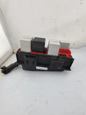 E-384ae-1825a Ford Trucks 1997 F150 Cabin Interior Under Dash Fuse Junction Box With Relays E-384a E-1825a