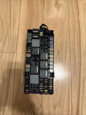 Pfk4s14401uag Ford Trucks Fk4s14401uag Cabin Fuse Box Transit 150 250 350