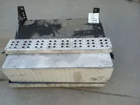 607.flhc06 Freightliner 2006 Classic Battery Box Tray 12x27x31 12134930