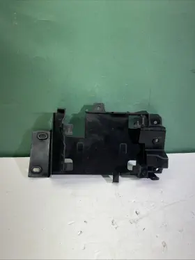 15193476 General Motors 15064151 1999-2007 Chevy Gmc Duramax Bcm Bracket Assembly Oem