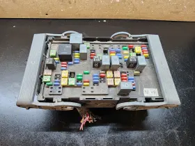 25815387 Gm Engine Fuse Junction Box Block Oem Escalade Tahoe Yukon 2007 - 2009