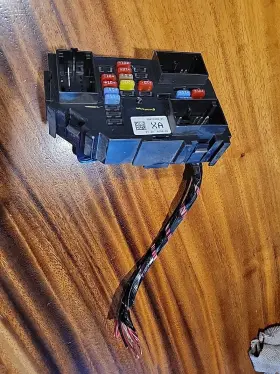 25815390 Gm 2008 Gmc Sierra Interior Fuse Box Junction Block Oem