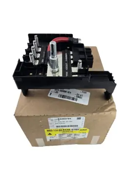 84460794 Gm Genuine Battery Distribution Engine Compartment Fuse Block