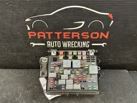 1511561502 Gm Trucks 15200392 03-05 Sierra 1500 Engine Motor Fuse Relay Junction Box Id